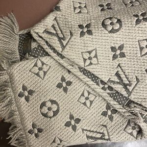 real lv scarf